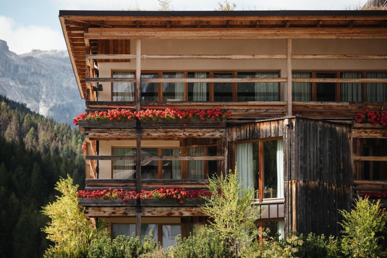 Lagacio Hotel Mountain Residence Сан-Кассиано Экстерьер фото